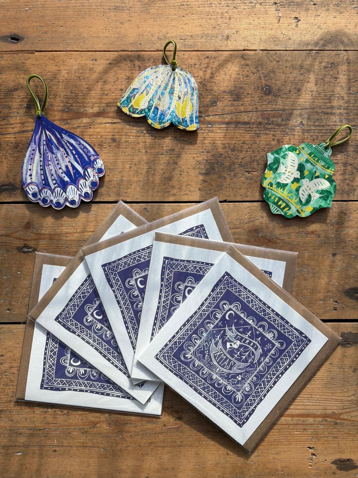 Pack of 5 - Illustrated Greetings Card (blank inside) with Kraft Brown Envelope (145mm x 145mm) - Merry Xmas (purple)