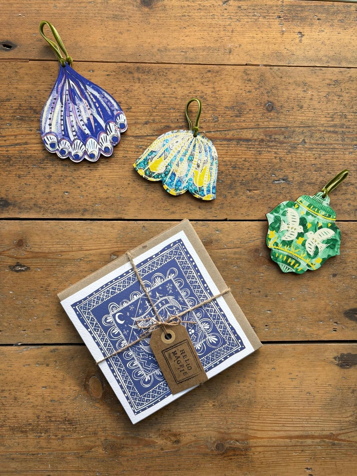 Pack of 5 - Illustrated Greetings Card (blank inside) with Kraft Brown Envelope (145mm x 145mm) - Merry Xmas (purple)