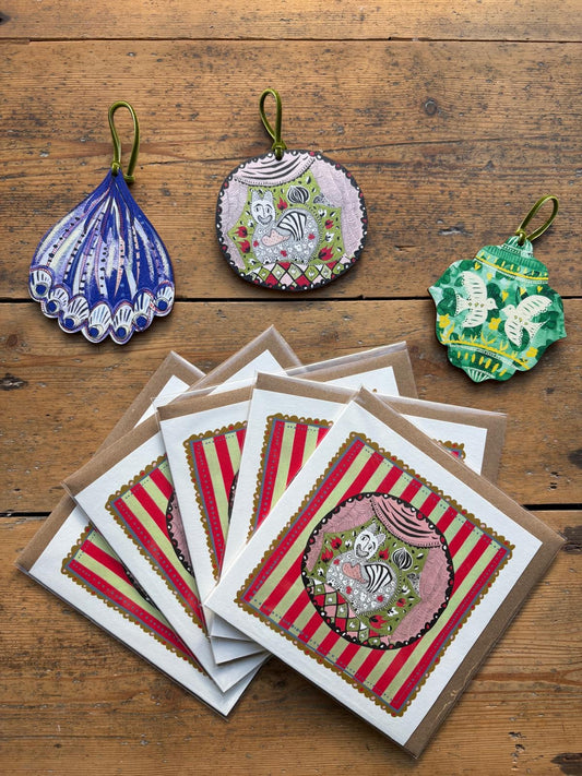 Pack x 5 - Illustrated Greetings Card (blank inside) with Kraft Brown Envelope (145mm x 145mm) - Xmas Purr-fection (Copy)