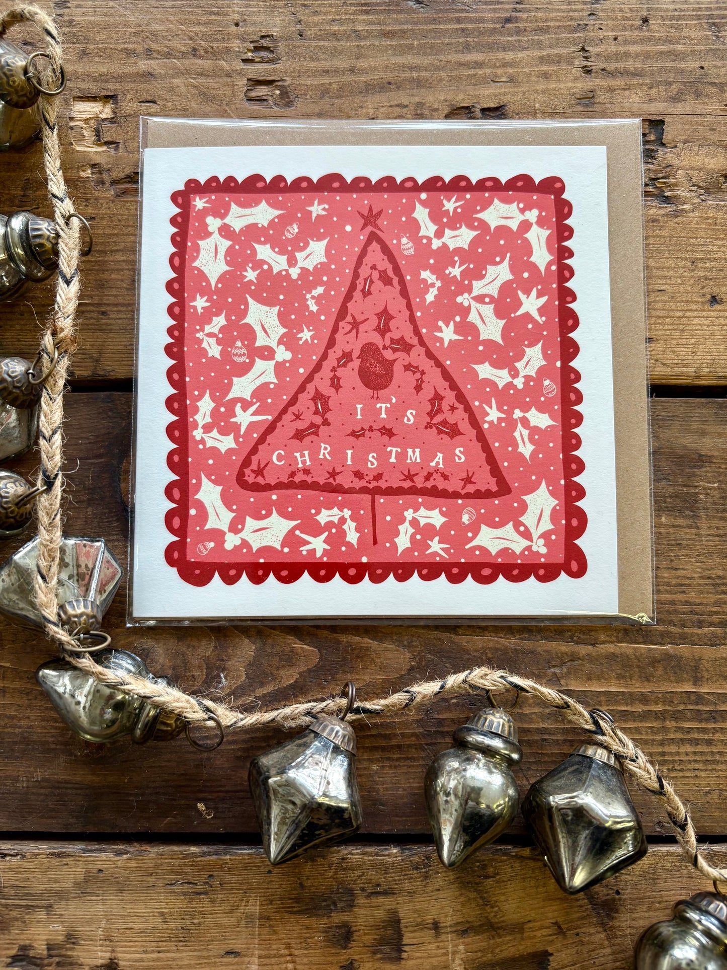 Pack of 5 - Illustrated Greetings Card (blank inside) with Kraft Brown Envelope (145mm x 145mm) - It’s Christmas (tree and robin)