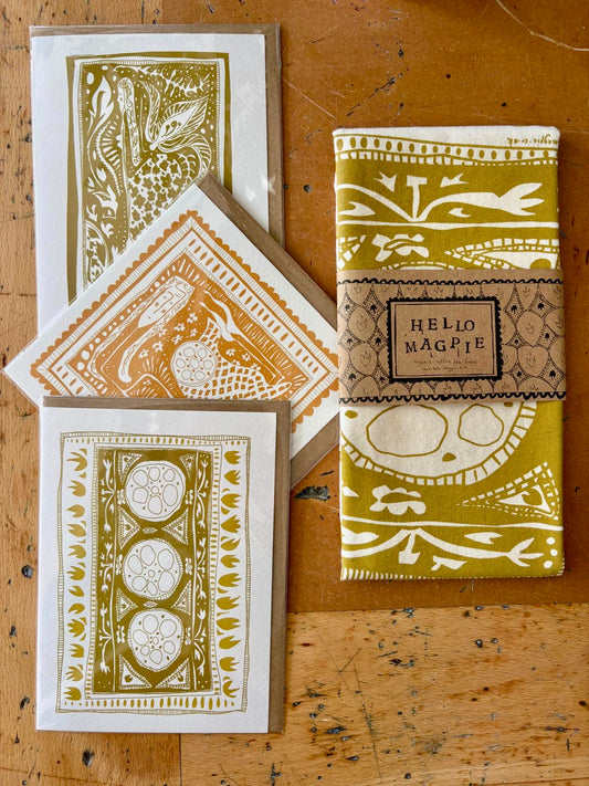 Illustrated Greetings Card (blank inside) with Kraft Brown Envelope (145mm x 145mm) - In Her Box (gold)