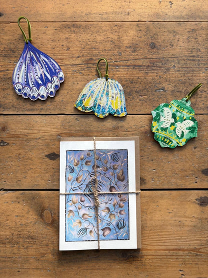 Pack of 5 - Illustrated Greetings Card (blank inside) with Kraft Brown Envelope (127mm x 177mm) - Winter Leaves